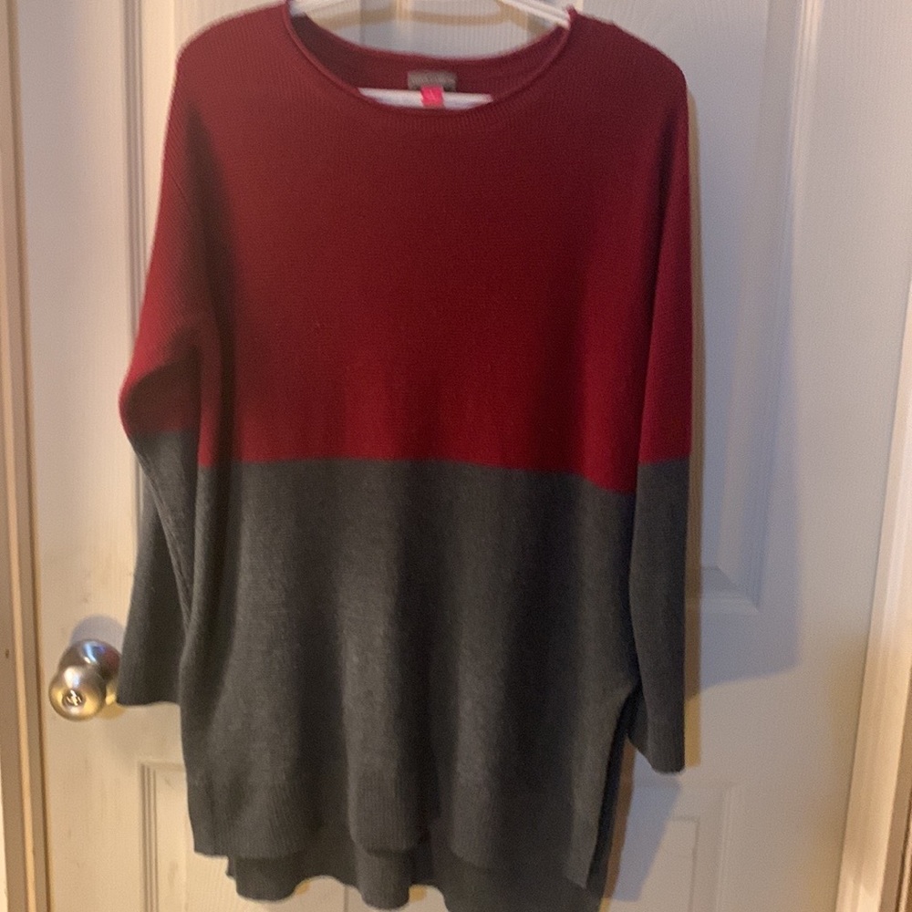 Vince Camuto color lock crew neck sweater